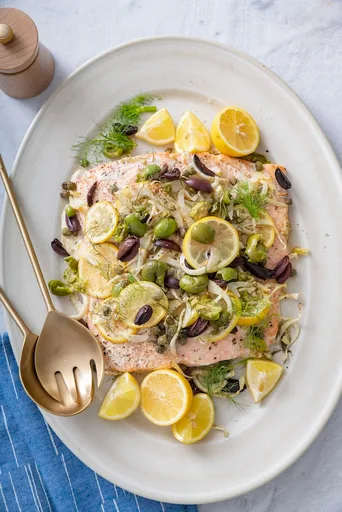 Salmón con Hinojo, Cítricos y Aceitunas