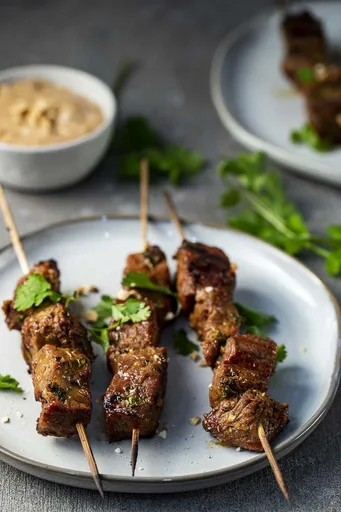 Satay de ternera indonesio