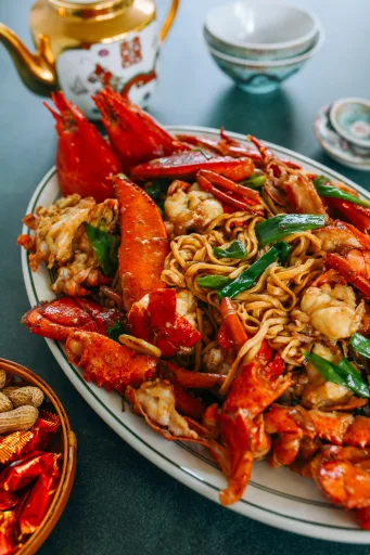 Lobster Noodles (Lobster Yee Mein/E-Fu Noodles)