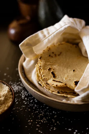 Tortillas de maíz caseras con 3 ingredientes