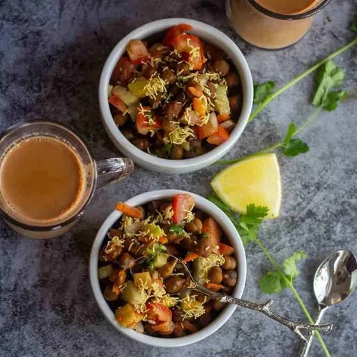 Kala Chana Chaat – Healthy Black Chickpeas Salad