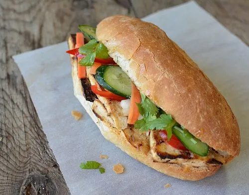 Sándwich Banh Mi