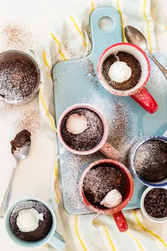 Brownie de doble chocolate en taza al microondas