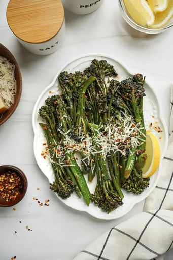 Brotes de brócoli al ajillo y mantequilla