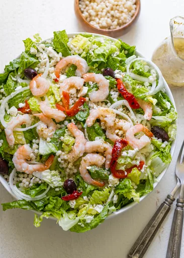 Ensalada mediterránea de cuscús y langostinos