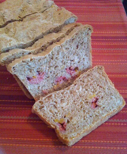 ¡Pan de trigo con mango y frambuesa!