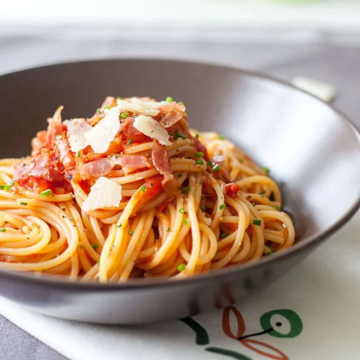 Spaghetti in Tomato Sauce with Bacon