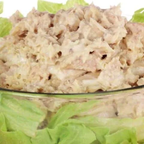 Ensaladilla rusa española con atún
