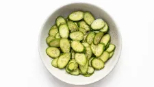 Japanese Cucumber Salad (Sunomono)