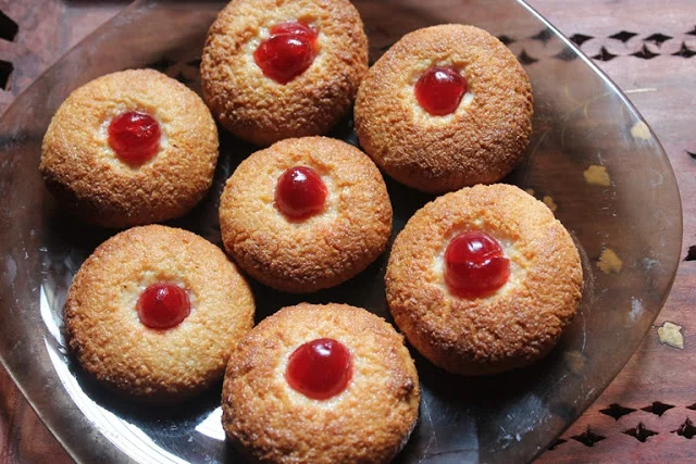 Eggless Coconut Macaroons Recipe