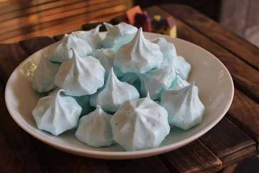 Mint Meringue Cookies Recipe