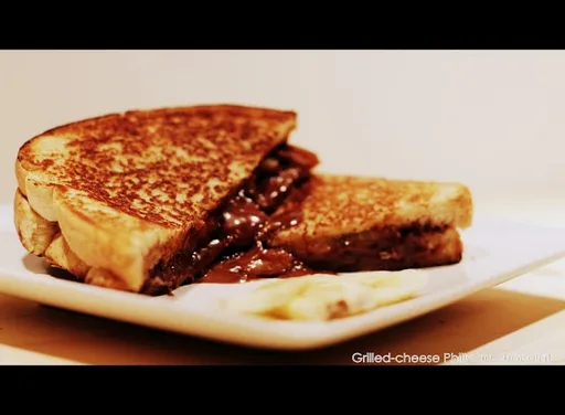 Le meilleur déjeuner au lit : grilled cheese au Philadelphia au chocolat &raquo; Cinq Fourchettes
