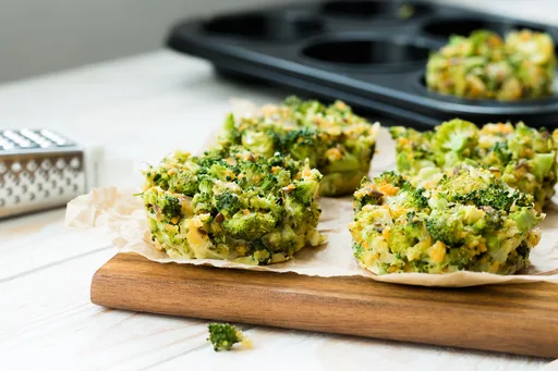 Mini frittatas de brócoli al horno