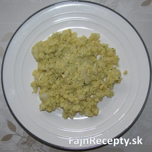 Deliciosa coliflor a la mantequilla con huevo