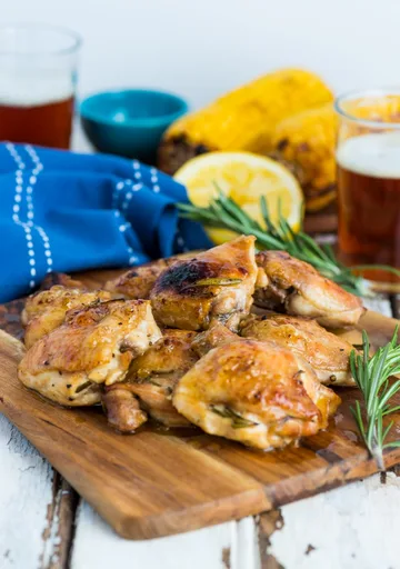 Muslos de pollo marinados en cerveza