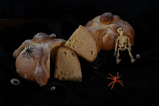 Pan de Muertos con MASA MADRE (o con levadura)