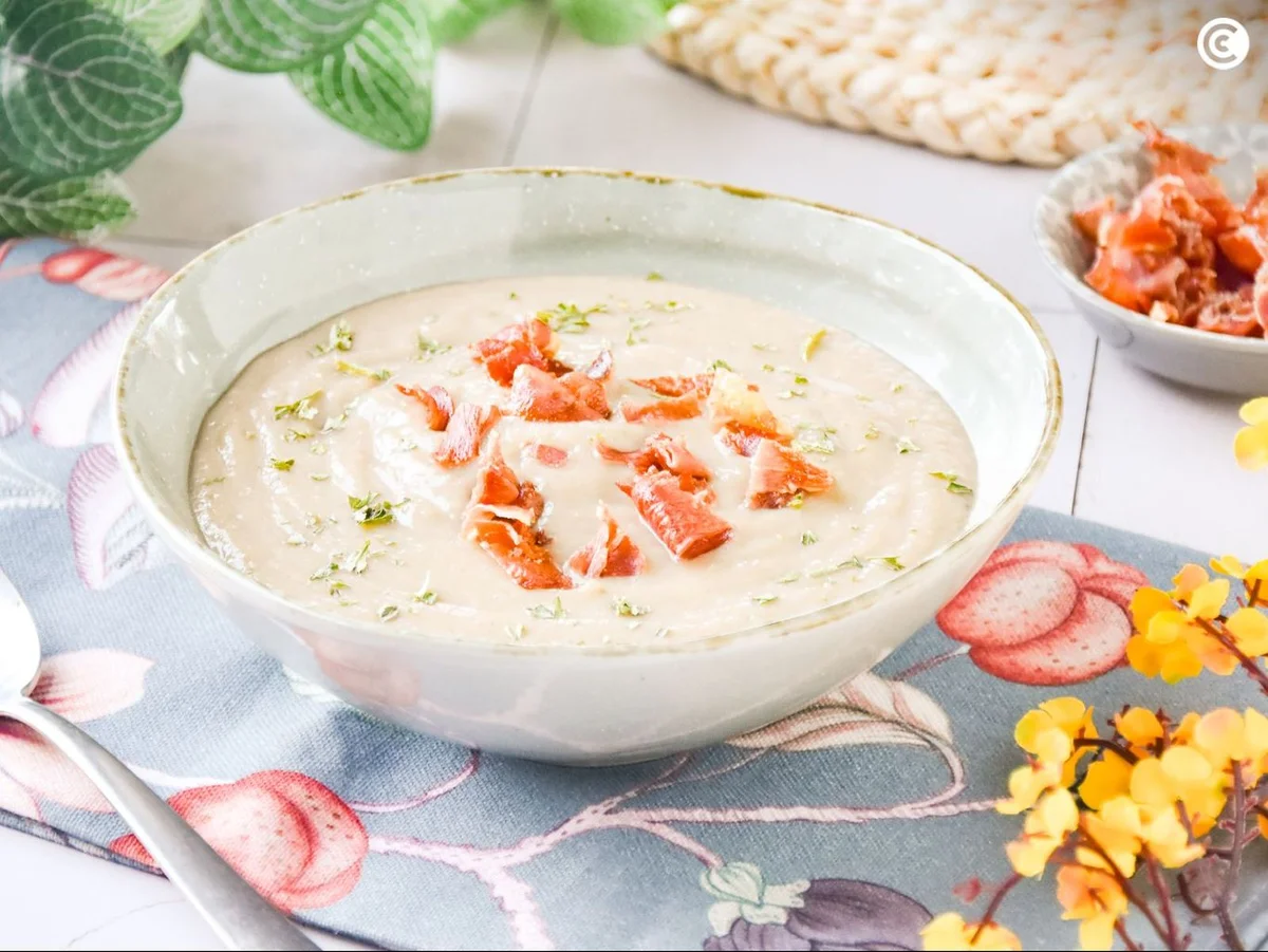 Crema de champiñones con jamón, una receta fácil y ligera