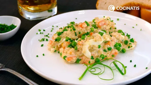 Ensaladilla de quinoa, receta rica en proteínas