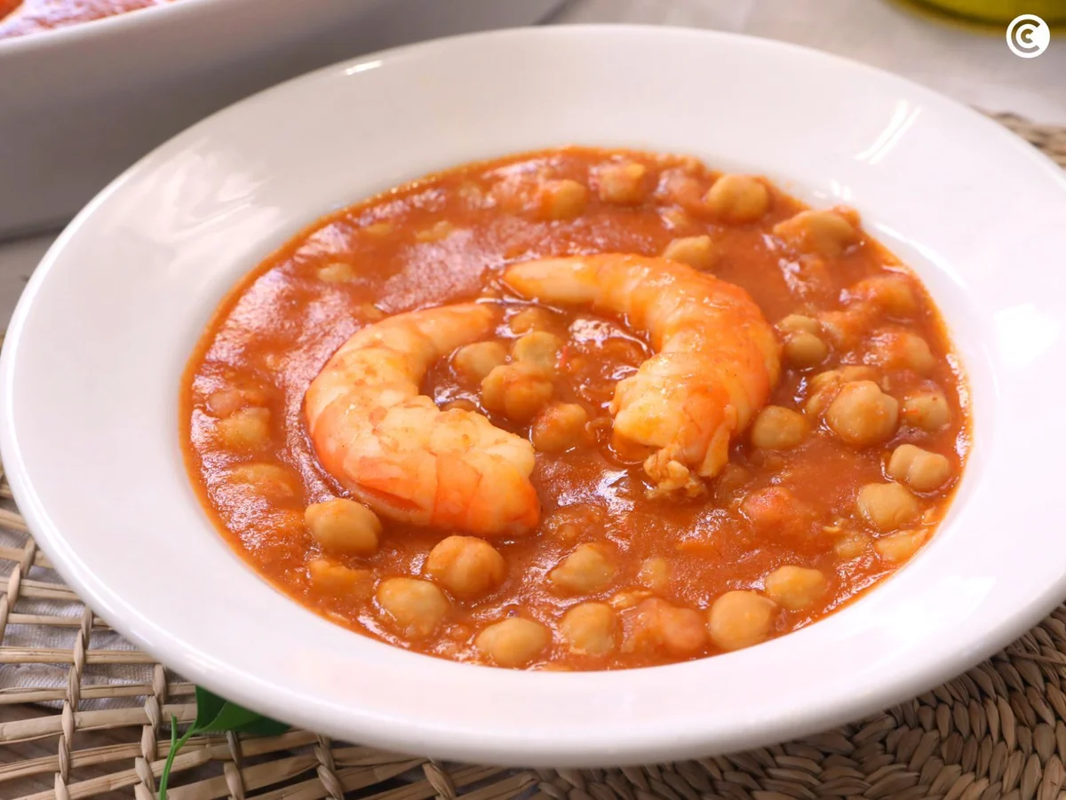 Garbanzos con langostinos, ¡fácil y sabroso!