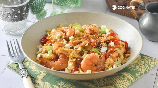 Noodles de arroz, receta fácil con gambas y soja