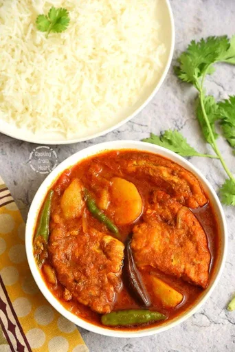 Curry bengalí de tortilla de huevo | Mamlette er Jhol