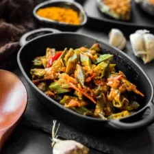 Okra Balado: Stir-Fried Okra in Chilli Tomato Sauce (Vegan)