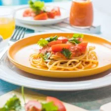 Spaghetti Sambal Tomat: Spaghetti with Indonesian Tomato Sambal (Vegan)