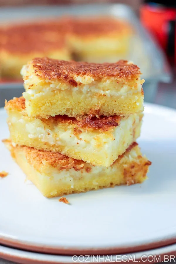 Bolo de fubá cremoso simples e rápido