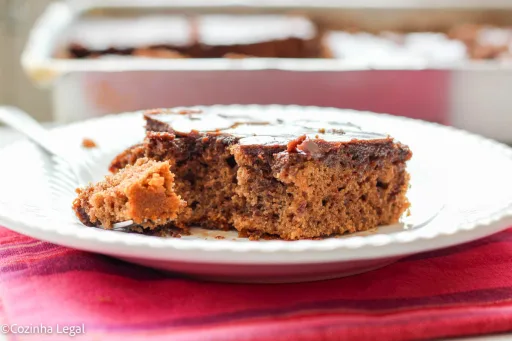 Bolo de Chocolate Com Cobertura de Casquinha