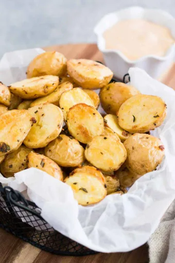 Patatas pequeñas asadas