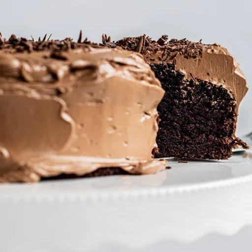 Tarta de chocolate húmeda de 15 cm (una capa)