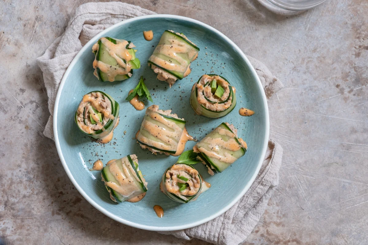 Cucumber Rolls With Tuna And Yogurt Curry Dressing