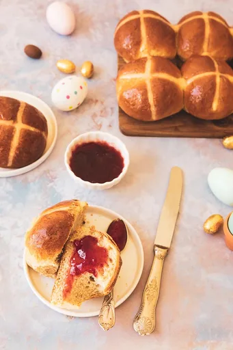 Hot cross buns