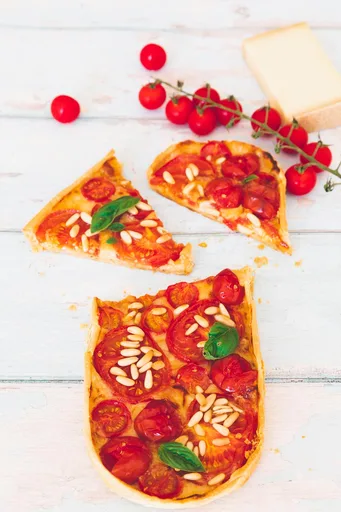 Tarte à la tomate et à la moutarde
