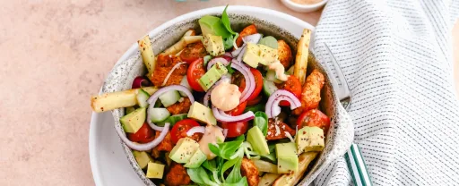 Kapsalon met pastinaak, kip & pittige saus