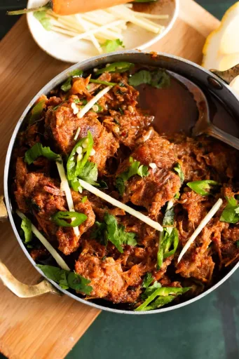 Karahi Gosht - Masalaydaar Beef/Mutton Curry!