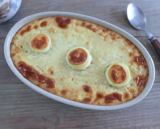 Arroz al horno con carne y huevo