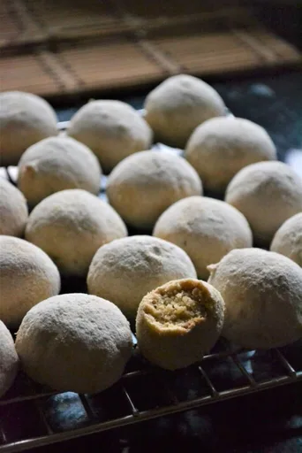 Kourebiedes - Greek Snow Ball Cookies Recipe
