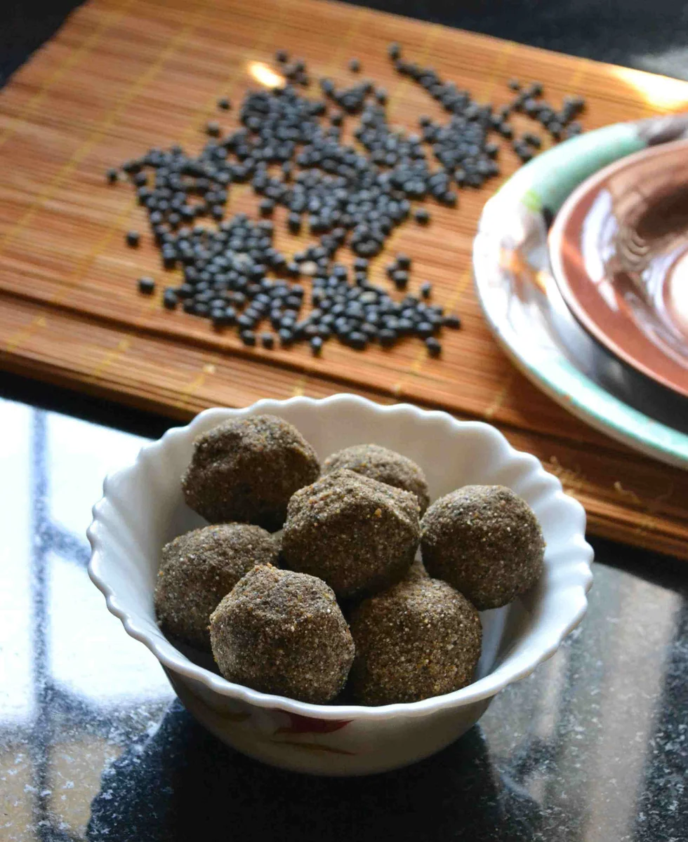 Ulundhu Ladoo Recipe