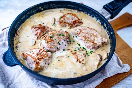 Filete mignon relleno en salsa de queso crema