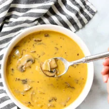 Quick and Easy Vegan Mushroom Soup