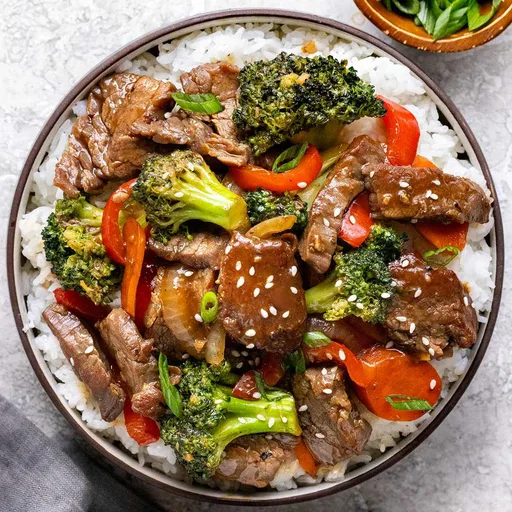 Ternera salteada con verduras