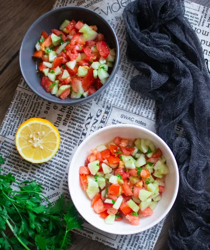 Ensalada de pepino y tomate sin aceite