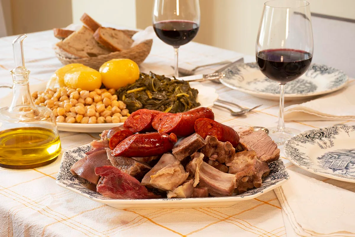 Cocido gallego y sopa.
