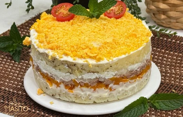 Ensaladilla mimosa con atún y mayonesa