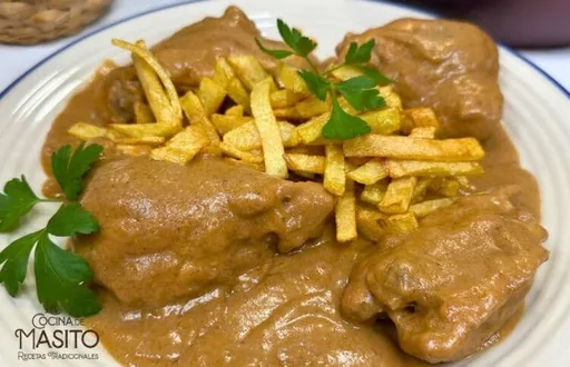 Pollo en salsa de setas