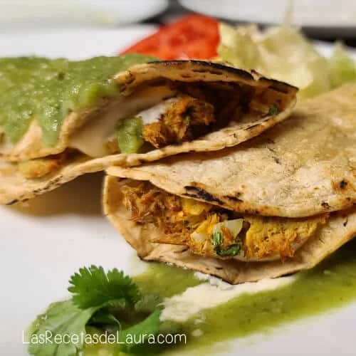 Tacos dorados de atún