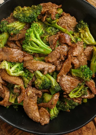 Ternera con brócoli salteada