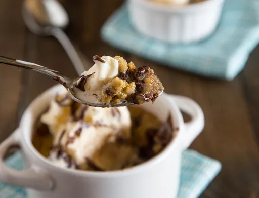 Deep Dish Chocolate Chip Cookies For Two "Pizookies"