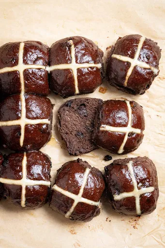 Chocolate Orange Hot Cross Buns